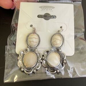 Icon Collection Arcadia Howlite Silvertone Earring